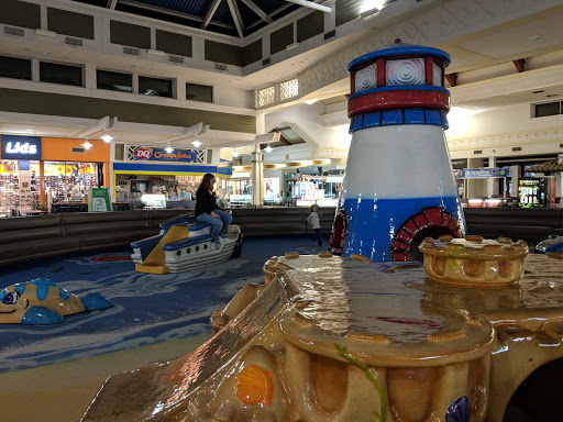 Shopping Mall «The Lakes Mall», reviews and photos, 5600 Harvey St, Muskegon, MI 49444, USA
