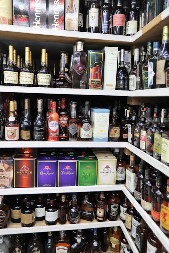 Liquor Store «Peachtree Package Store», reviews and photos, 300 Peachtree St NE # Cs1, Atlanta, GA 30308, USA