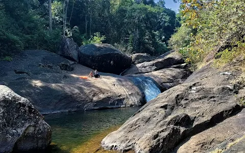 Cholamala waterfalls image