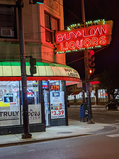 Liquor Store «Buy Low Liquor Store», reviews and photos, 3360 W Montrose Ave, Chicago, IL 60618, USA