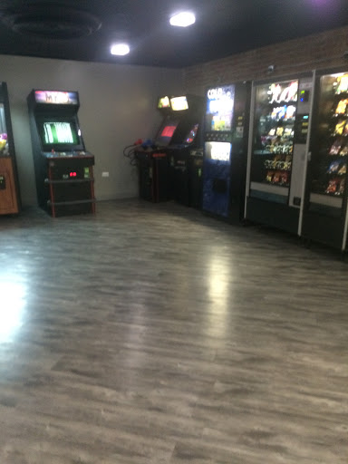 Bowling Alley «Bluebird Lanes», reviews and photos, 3900 W Columbus Ave, Chicago, IL 60652, USA