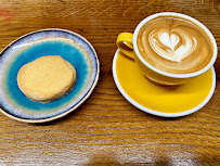 Cappuccino du Cafe Bunna Annecy - coffee shop italien 💚 « Old school » - n°2