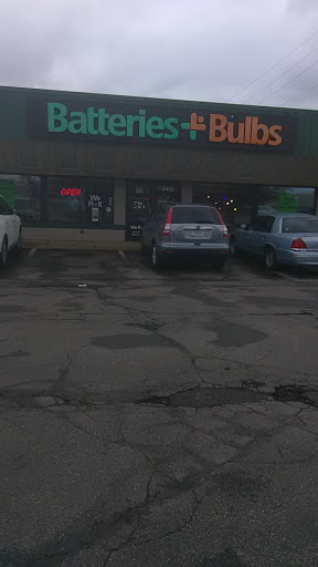 Car Battery Store «Batteries Plus Bulbs», reviews and photos, 4435 Lafayette Rd, Indianapolis, IN 46254, USA