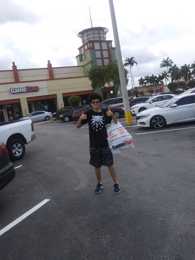 Video Game Store «GameStop», reviews and photos, 7550 W Commercial Blvd, Lauderhill, FL 33319, USA
