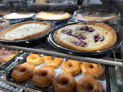 Bakery «Heitzman Traditional Bakery and Deli», reviews and photos, 9426 Shelbyville Rd, Louisville, KY 40222, USA