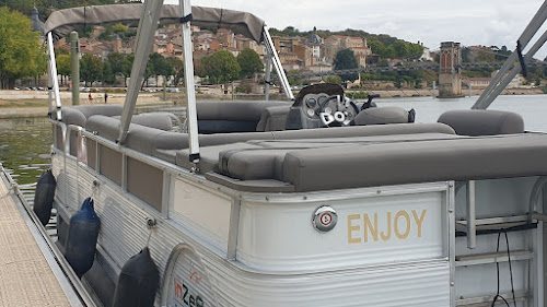 Agence d'excursions en bateau InZeBoat Balades et location de Bateaux Trévoux