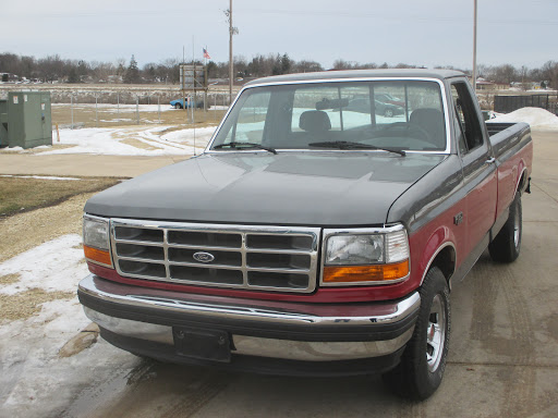 Auto Body Shop «Country Auto Inc», reviews and photos, 1501 Chamber Ct, Anamosa, IA 52205, USA