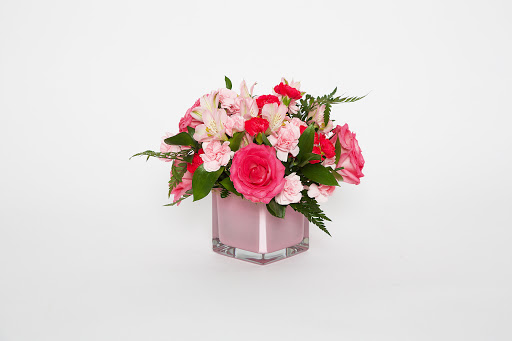 Florist «BloomTown Florist», reviews and photos, 218 W Bay Dr, Largo, FL 33770, USA