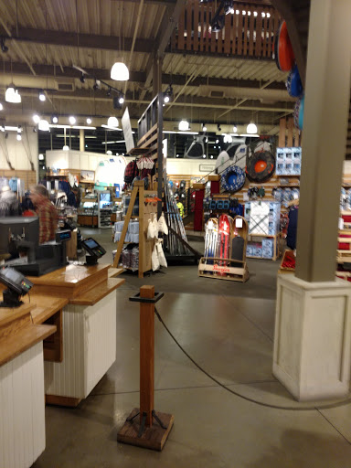 Clothing Store «L.L. Bean», reviews and photos, 340 Legacy Pl, Dedham, MA 02026, USA