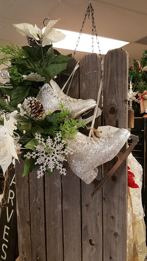 Furniture Store «3 Vintage Chicks», reviews and photos, 13012 N Cave Creek Rd, Phoenix, AZ 85022, USA