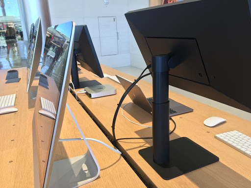 Computer Store «Apple Biltmore», reviews and photos, 2502 E Camelback Rd, Phoenix, AZ 85016, USA