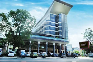 Hotel Horison Ultima Makassar image
