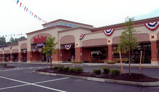 Supermarket «Roche Bros. Easton», reviews and photos, 25 Washington St, North Easton, MA 02356, USA