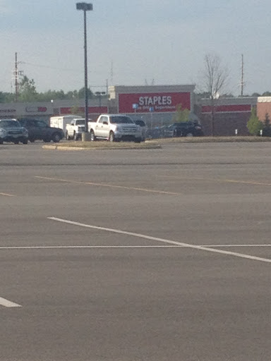 Office Supply Store «Staples», reviews and photos, 255 Meadowlands Dr, Chardon, OH 44024, USA