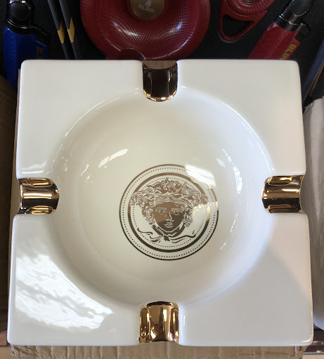 Tobacco Shop «Smoke Shop», reviews and photos, 101 N Victory Blvd m, Burbank, CA 91502, USA