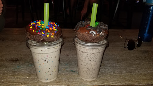 Donut Shop «Hurts Donut», reviews and photos, 7010 W 21st St, Wichita, KS 67205, USA