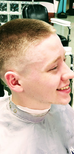 Barber Shop «Tru II You Barber & Beauty Salon», reviews and photos, 5365 W 10th St, Indianapolis, IN 46224, USA