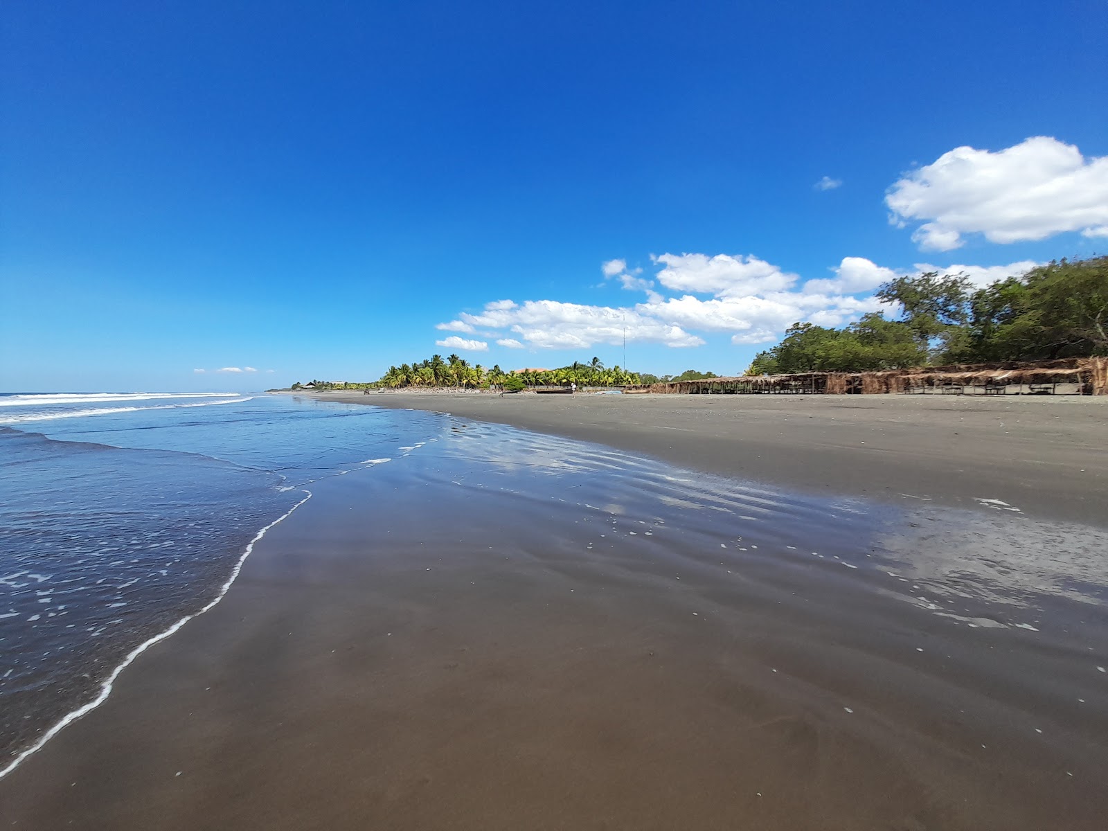 Foto di Santa Maria del Mar beach con una superficie del sabbia marrone