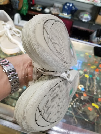 Thrift Store «Indian School Thrift», reviews and photos, 2740 W Indian School Rd, Phoenix, AZ 85017, USA