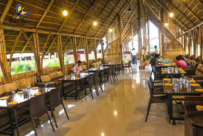 Bamboos Hotel Family Garden Veg & Non-Veg Restaura - 2R4V+JMF, Jatra-Nandur Rd, Nandur Village, Nashik, Maharashtra 422006, India