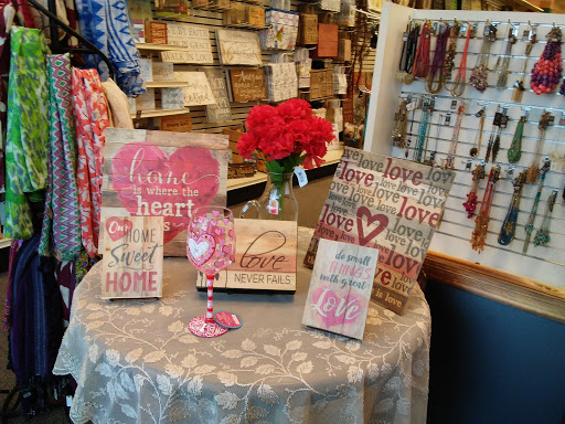 Shopping Mall «West Kentucky Factory Outlet», reviews and photos, 385 Outlet Ave, Eddyville, KY 42038, USA