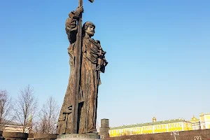 Памятник князю Владимиру image
