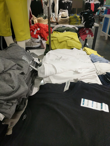 Clothing Store «Old Navy», reviews and photos, 2899 El Camino Real, Tustin, CA 92782, USA