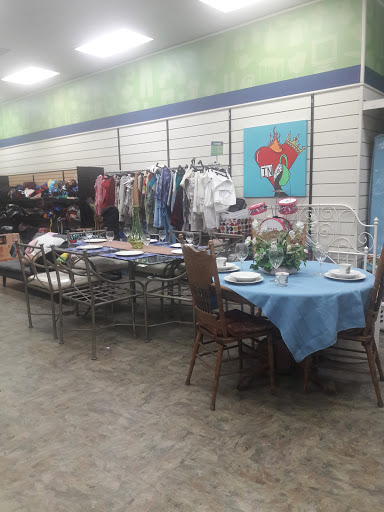 Thrift Store «Goodwill, Serving the People of Southern Los Angeles County», reviews and photos, 800 W Pacific Coast Hwy, Long Beach, CA 90806, USA