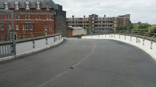 Comments and reviews of Fulham Broadway Car Park