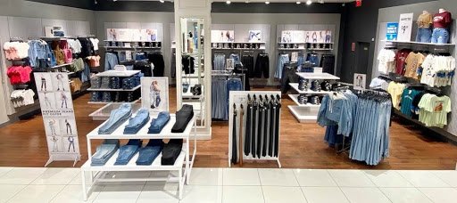 Clothing Store «Forever 21», reviews and photos, 211 W Farms Mall, Farmington, CT 06032, USA