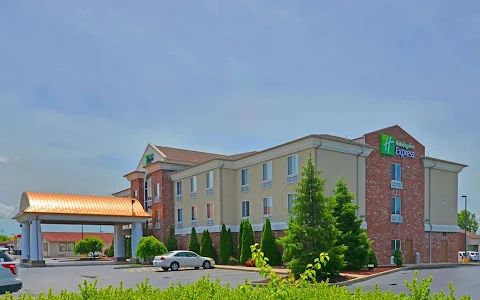 Holiday Inn Express & Suites Farmington, an IHG Hotel image