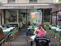 Atmosphère du Restaurant Le Petit Paris - n°2