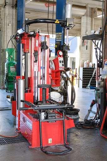 Tire Shop «C & R Tire - Scottsdale», reviews and photos, 9580 E Raintree Dr, Scottsdale, AZ 85260, USA