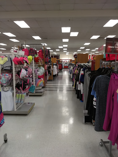 Department Store «T.J. Maxx», reviews and photos, 875 Queen St, Southington, CT 06489, USA