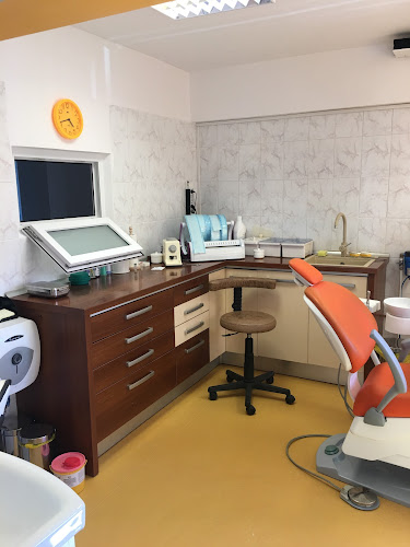 Cabinet stomatologic asociat Dr.Szabó Zoltán - Dentist