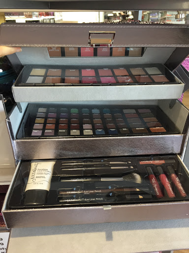 Hair Salon «Ulta Beauty», reviews and photos, 8941 Tampa Ave, Northridge, CA 91324, USA