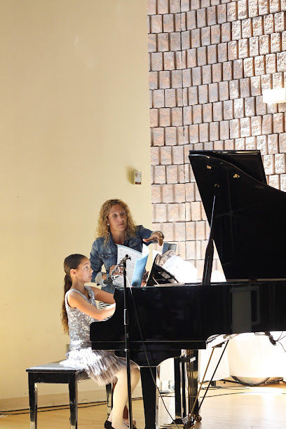 StudioVivian - In Home Piano & Music Lessons in Hamilton
