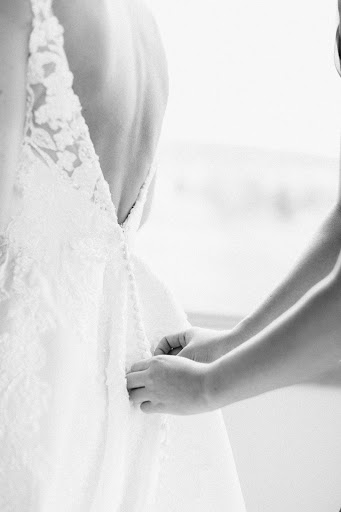 Bridal Shop «Bella Bianca Bridal», reviews and photos, 17W527 E Roosevelt Rd, Oakbrook Terrace, IL 60181, USA