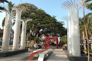 Taman Seribu Lampu image