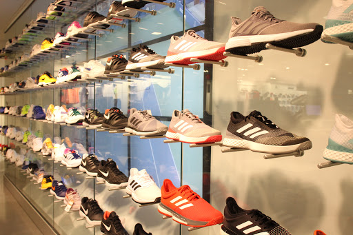 Sporting Goods Store «World Tennis - Alton Sports In Motion», reviews and photos, 1448 Alton Rd, Miami Beach, FL 33139, USA