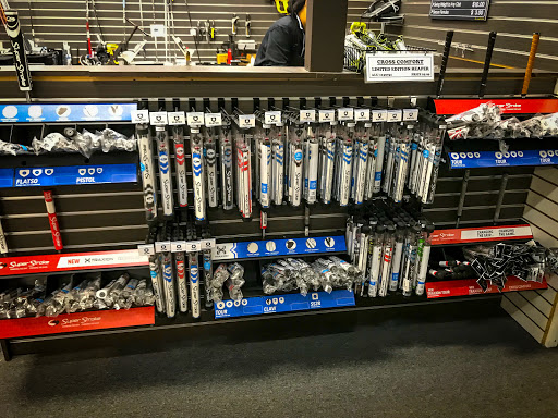 Sporting Goods Store «Roger Dunn Golf Shops», reviews and photos, 13958 Seal Beach Blvd, Seal Beach, CA 90740, USA