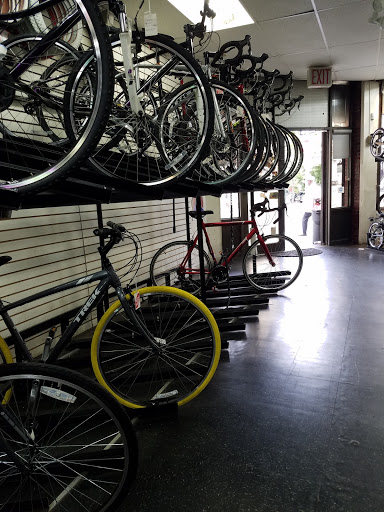 Bicycle Repair Shop «Neighborhood Cycle - BRONX BIKE REPAIR SHOP», reviews and photos, 571 Courtlandt Ave, Bronx, NY 10451, USA