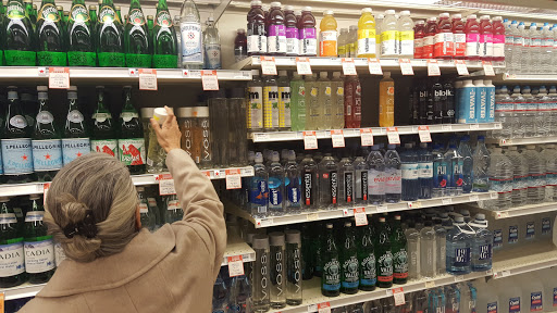 Grocery Store «New Seasons Market Mountain Park», reviews and photos, 3 Monroe Pkwy, Lake Oswego, OR 97035, USA