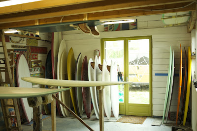 Plume d'avion surfboards à Plozévet