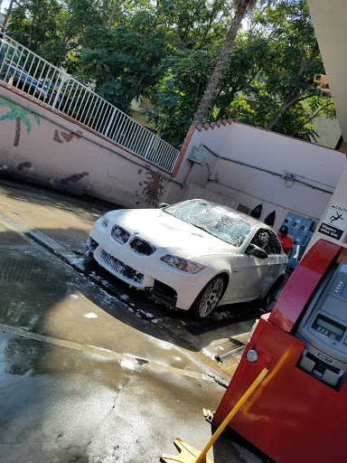 Car Wash «Studio City Hand Car Wash», reviews and photos, 11514 Ventura Blvd, Studio City, CA 91604, USA