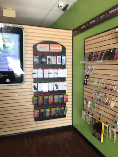 Electronics Repair Shop «CPR Cell Phone Repair Davie», reviews and photos, 5810 S University Dr #113, Davie, FL 33328, USA