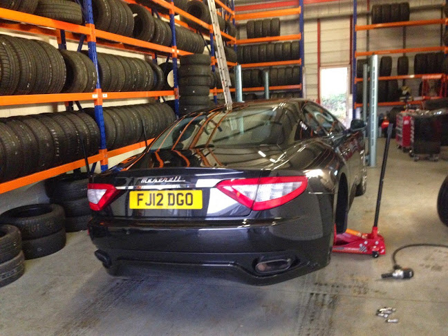 Reviews of AJ Tyre Services - AJ Tyres in Swindon - Tire shop