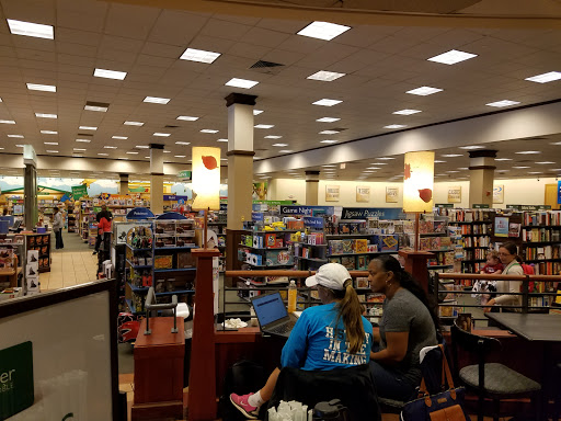Book Store «Barnes & Noble», reviews and photos, 4801 Concord Pike, Wilmington, DE 19803, USA