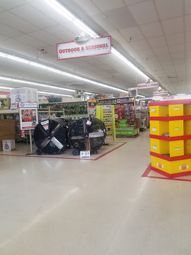 Home Improvement Store «Tractor Supply Co.», reviews and photos, 1212 N Queen St, Martinsburg, WV 25404, USA
