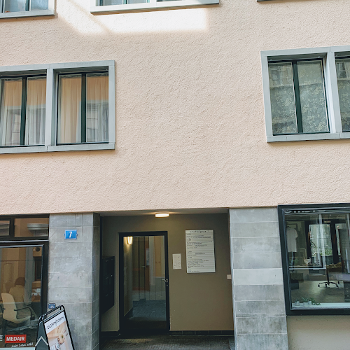 Rezensionen über Zürich Massage therapy Krankenkassen Anerkannt, Women‘s health clinic in Zürich - Masseur